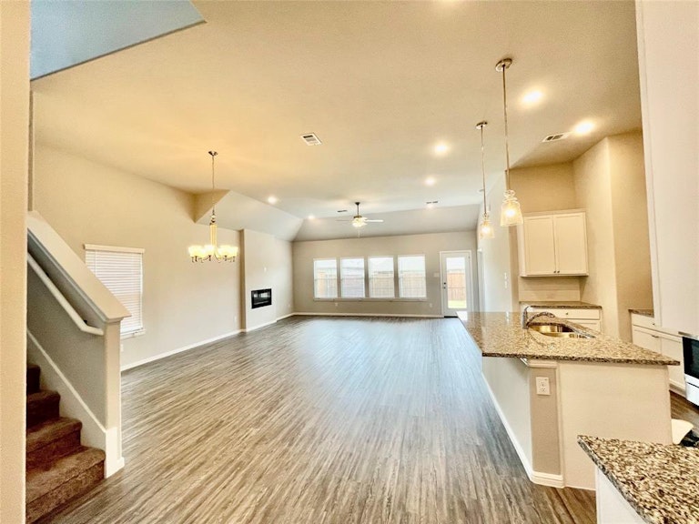 Photo 8 of 39 - 3209 Puffin Ln, Celina, TX 75009