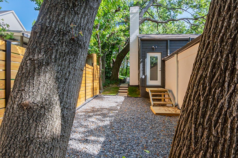 Photo 23 of 28 - 7050 Gaston Ave, Dallas, TX 75214