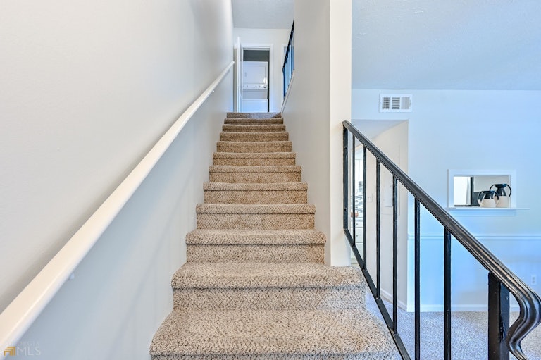 Photo 9 of 25 - 3097 Reeves St SE, Smyrna, GA 30080