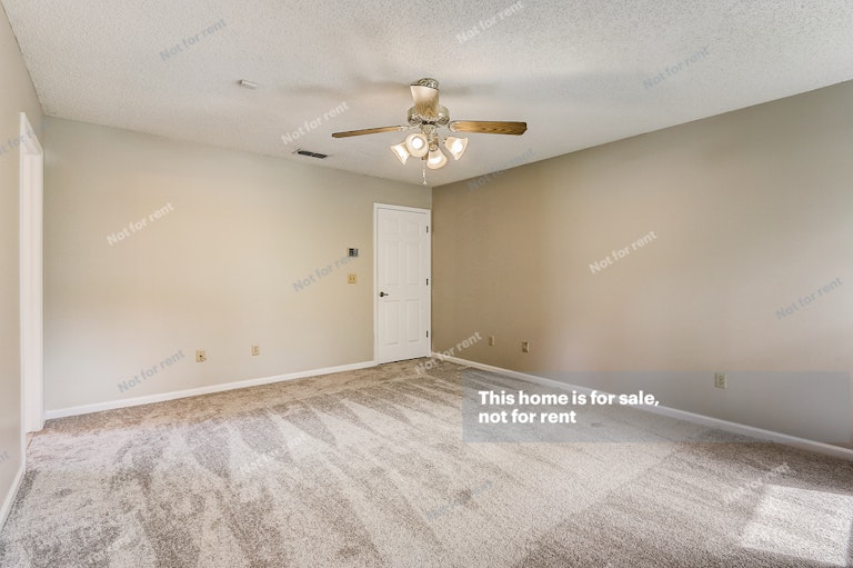 Photo 25 of 33 - 10435 Marble Egret Ct W, Jacksonville, FL 32257