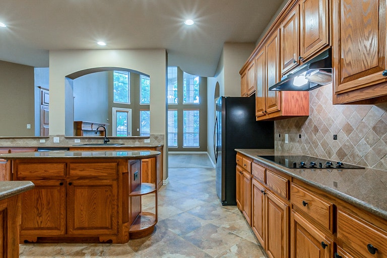 Photo 9 of 41 - 1900 Winchester St, McKinney, TX 75070