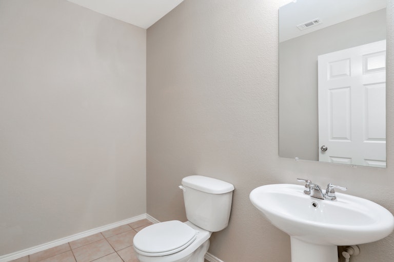 Photo 7 of 24 - 631 Denali Dr, Arlington, TX 76002
