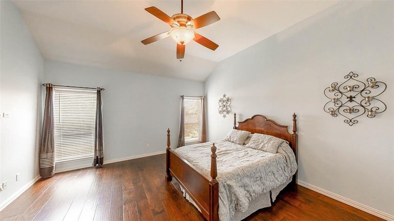 Photo 19 of 34 - 1800 Tara Ct, Flower Mound, TX 75028