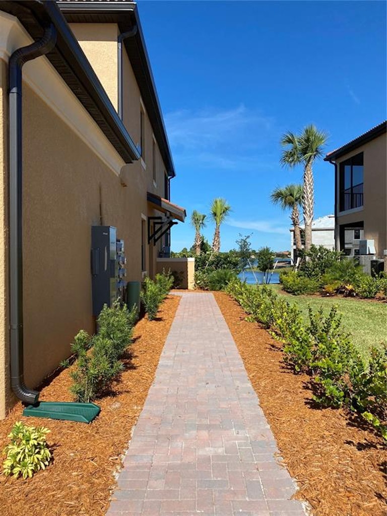 Photo 17 of 83 - 10038 Crooked Creek Dr #103, Venice, FL 34293
