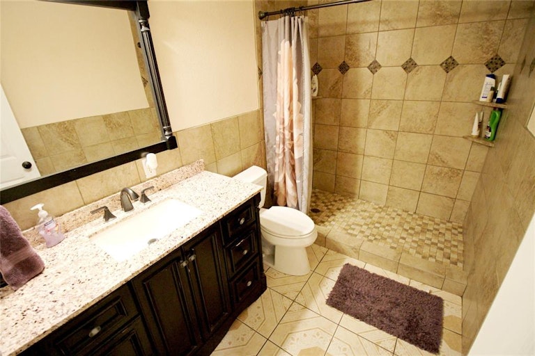 Photo 30 of 39 - 6539 Greenspan Ave, Dallas, TX 75232