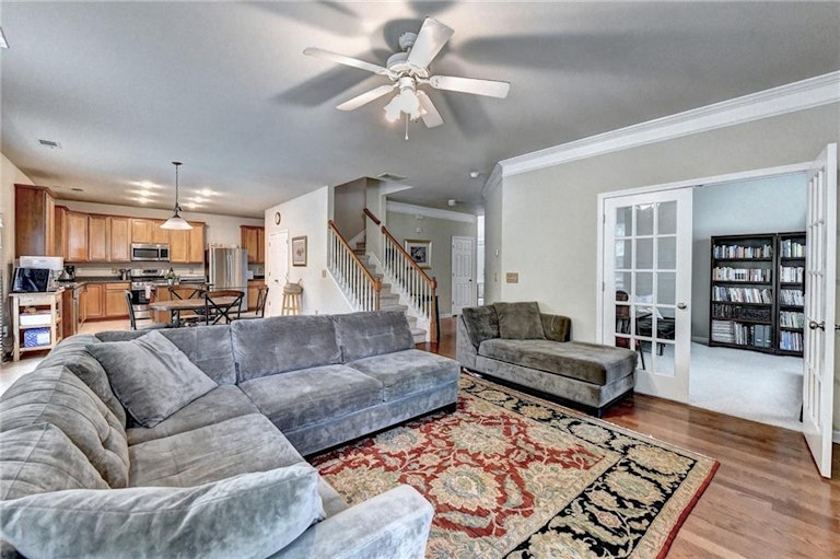 Photo 19 of 38 - 342 Rutlidge Park Ln, Suwanee, GA 30024