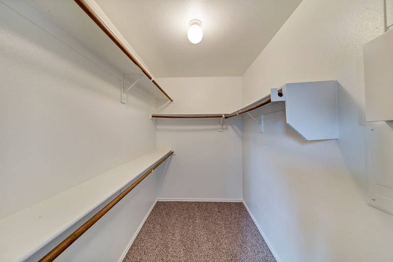 Photo 16 of 26 - 8904 Catalonia Dr, Dallas, TX 75217