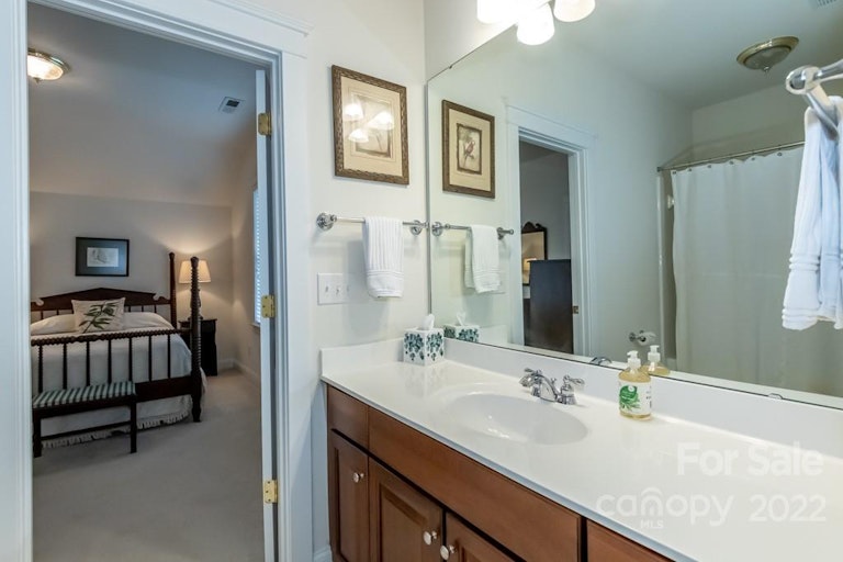 Photo 28 of 43 - 5606 Bradwell Dr, Charlotte, NC 28269