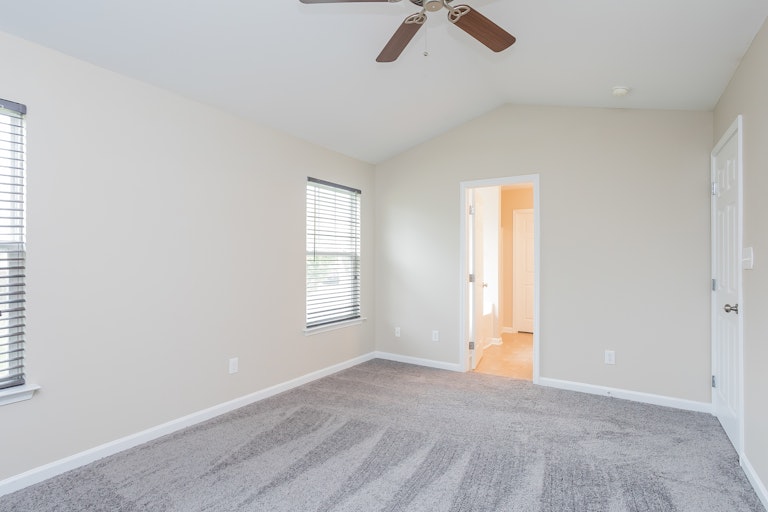 Photo 4 of 25 - 3505 Hamilton Mill Dr, Raleigh, NC 27616