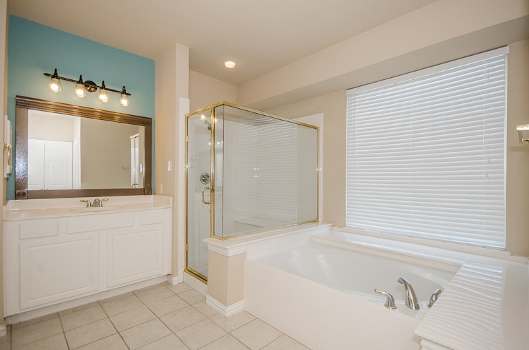 Photo 23 of 43 - 9714 Pinehurst Dr, Rowlett, TX 75089