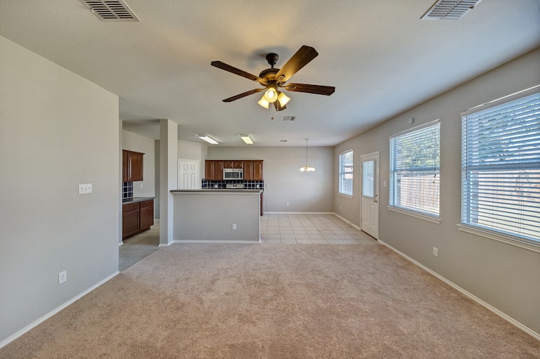 Photo 14 of 33 - 2305 Hickory Ct, Little Elm, TX 75068