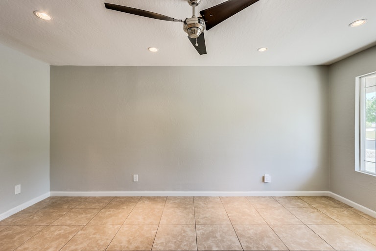 Photo 9 of 30 - 5916 S McKemy St, Tempe, AZ 85283