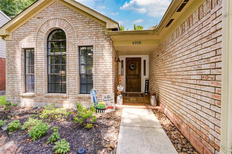 Photo 5 of 48 - 4918 Dobbin Springs Ln, Kingwood, TX 77345