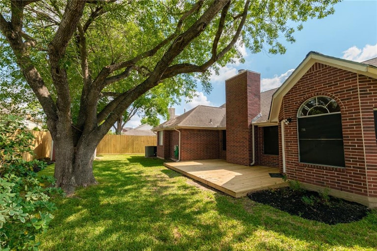 Photo 27 of 29 - 1010 Abbott Dr, Pearland, TX 77584