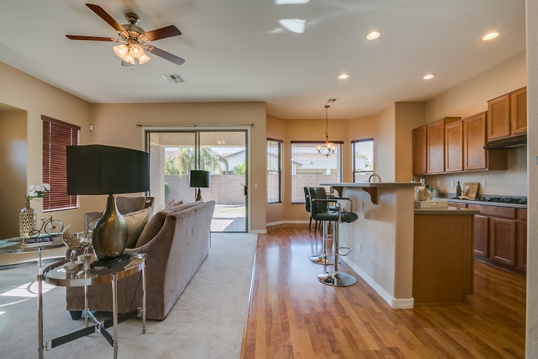 Photo 5 of 35 - 512 W Wildhorse Dr, Chandler, AZ 85286