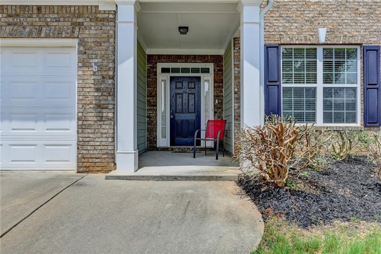 Photo 3 of 38 - 342 Rutlidge Park Ln, Suwanee, GA 30024
