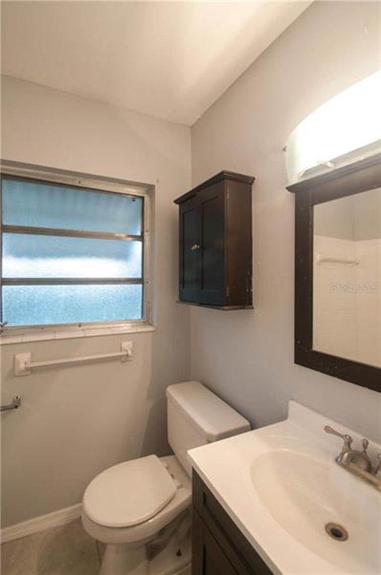 Photo 17 of 25 - 405 12th St SW, Ruskin, FL 33570