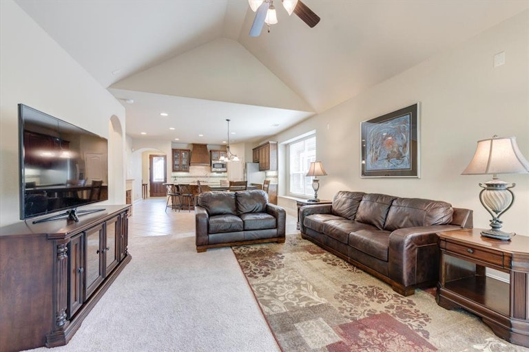 Photo 21 of 40 - 2701 Twinflower Dr, Fort Worth, TX 76244