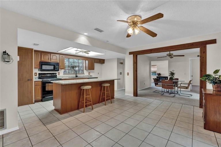 Photo 6 of 28 - 4721 Pine Lake Dr, Saint Cloud, FL 34769