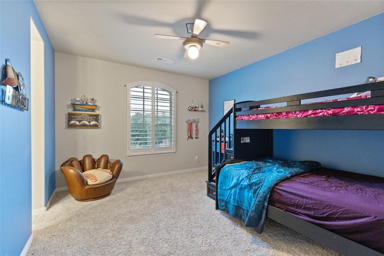 Photo 28 of 40 - 1041 Wagner Way, Lantana, TX 76226