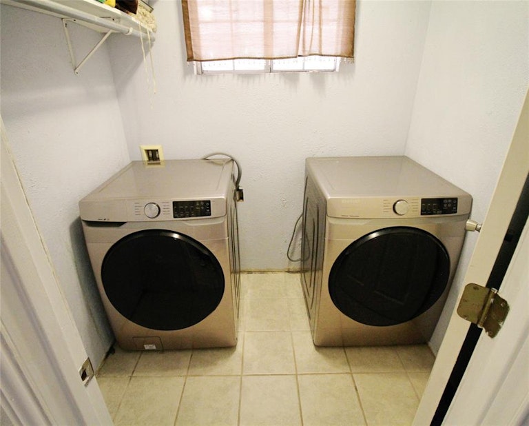 Photo 26 of 39 - 6539 Greenspan Ave, Dallas, TX 75232