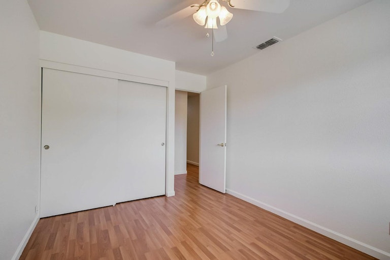 Photo 23 of 27 - 8121 Garryanna Dr, Citrus Heights, CA 95610