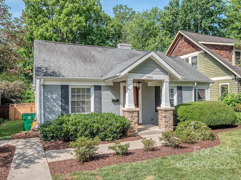 Photo 2 of 28 - 2324 Chesterfield Ave, Charlotte, NC 28205