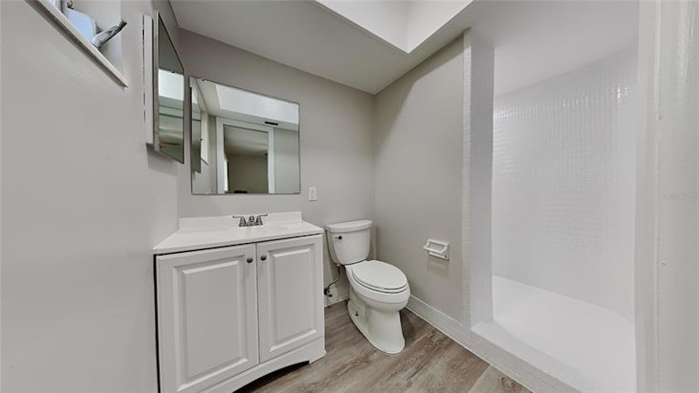 Photo 10 of 21 - 6388 20th St N, Saint Petersburg, FL 33702