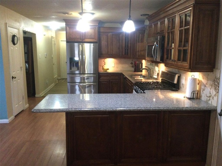 Photo 5 of 20 - 233 Georgian Rd, Fort Worth, TX 76134