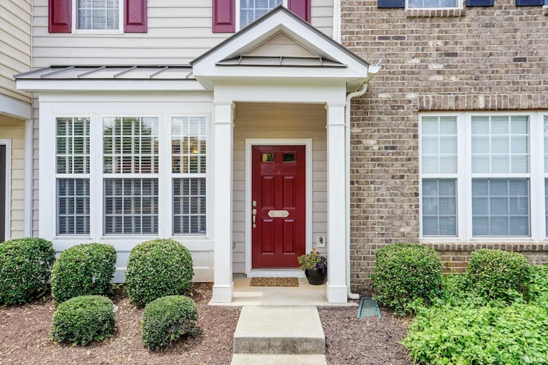 Photo 1 of 21 - 895 Cupola Dr, Raleigh, NC 27603