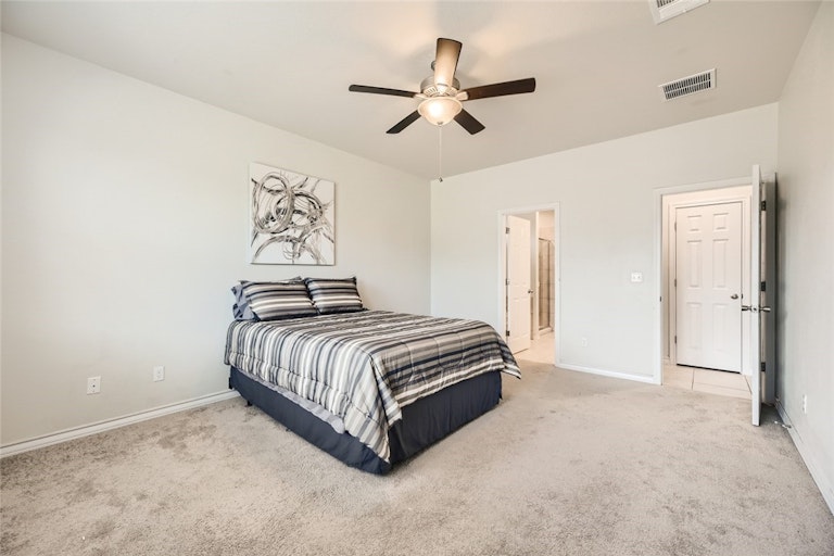Photo 11 of 28 - 17108 Lathrop Ave, Pflugerville, TX 78660