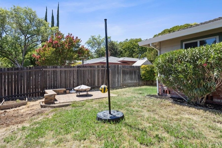 Photo 29 of 30 - 4617 Foutz Ct, Sacramento, CA 95821