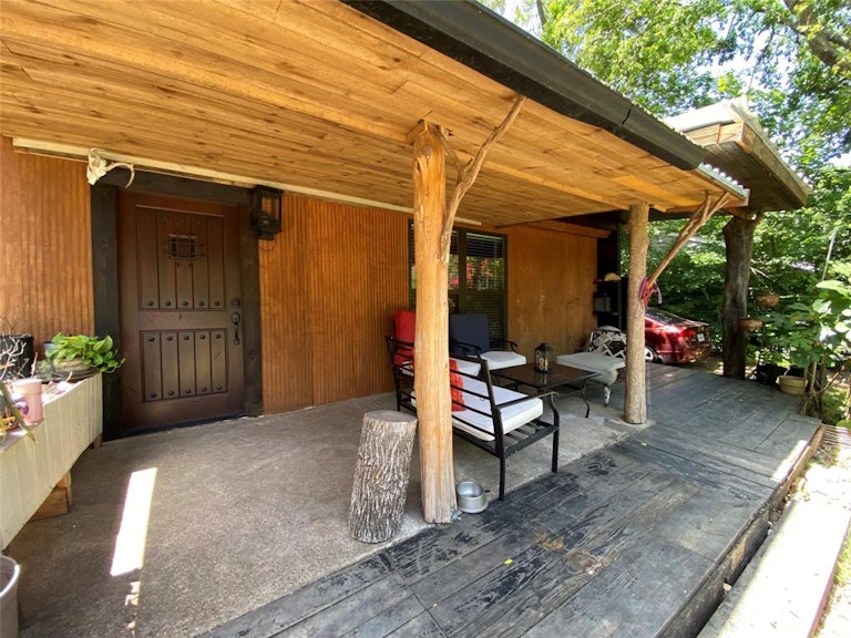Photo 1 of 19 - 548 Elston Dr, Dallas, TX 75232