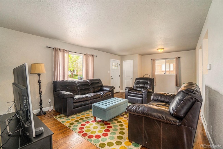 Photo 5 of 22 - 1681 Evelyn Ct, Denver, CO 80229