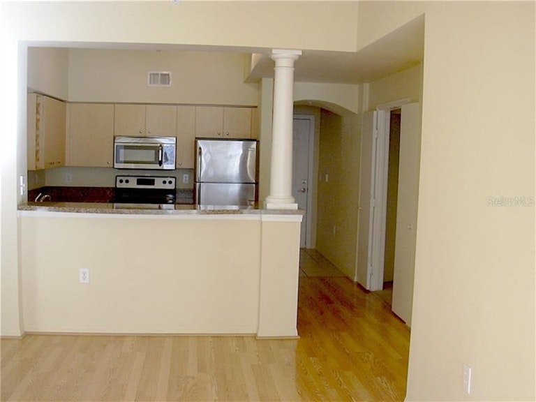 Photo 14 of 21 - 100 4th Ave S #229, Saint Petersburg, FL 33701