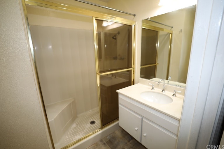 Photo 11 of 18 - 19231 Sherman Way #37, Reseda, CA 91335
