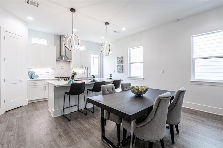 Photo 11 of 33 - 3410 Hardy St, Houston, TX 77009