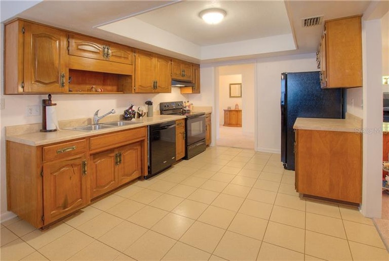 Photo 12 of 20 - 651 Augusta Rd, Winter Haven, FL 33884