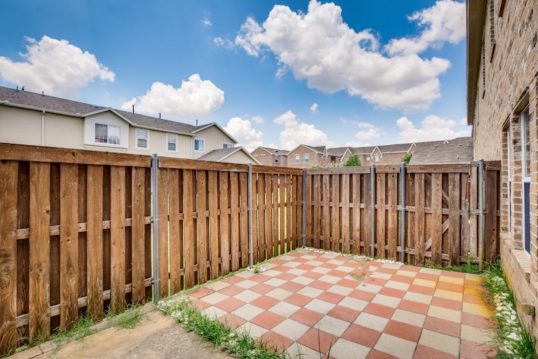 Photo 5 of 23 - 706 S Jupiter Rd #1105, Allen, TX 75002