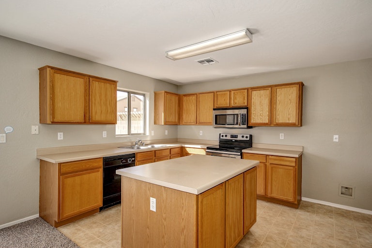 Photo 2 of 24 - 383 E Christopher St, San Tan Valley, AZ 85140