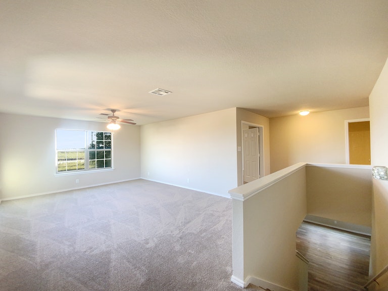 Photo 11 of 27 - 111 Salerno Dr, San Marcos, TX 78666