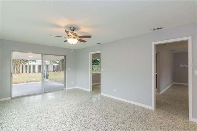 Photo 7 of 15 - 5320 Eggleston Ave, Orlando, FL 32810