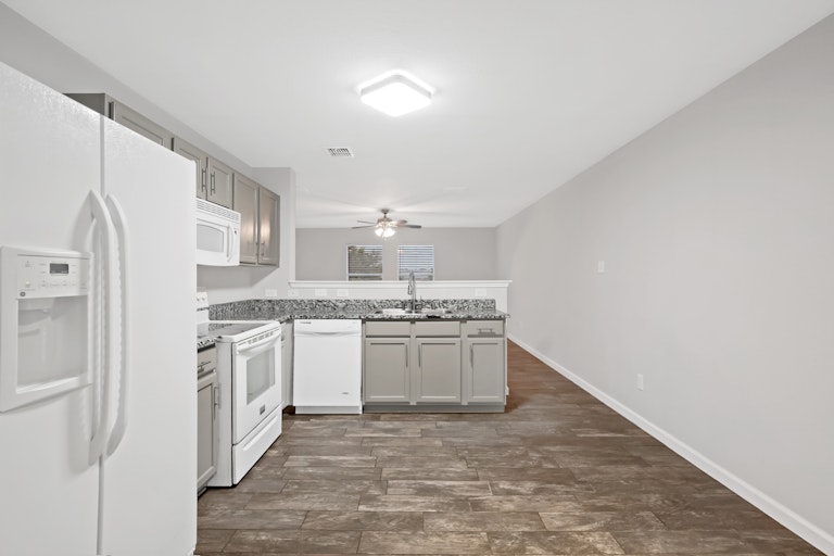 Photo 10 of 29 - 816 San Miguel Trl, Haslet, TX 76052