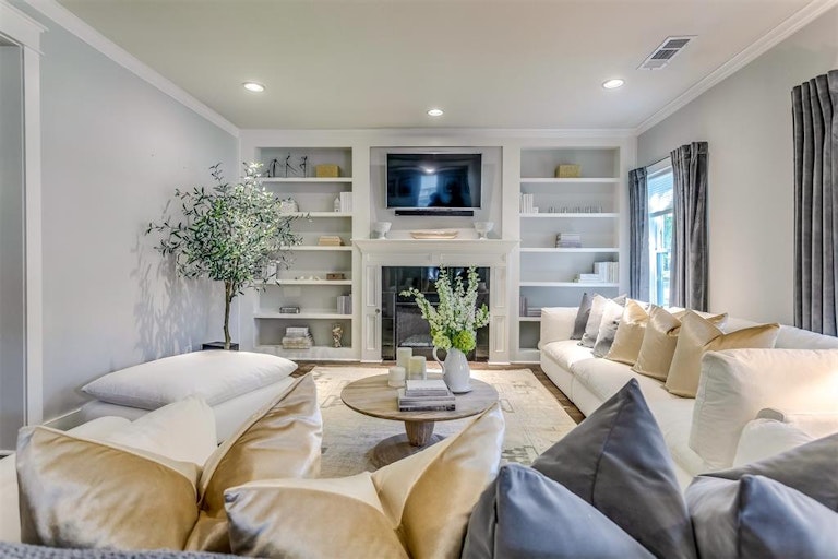 Photo 29 of 38 - 405 N Bradley St, McKinney, TX 75069