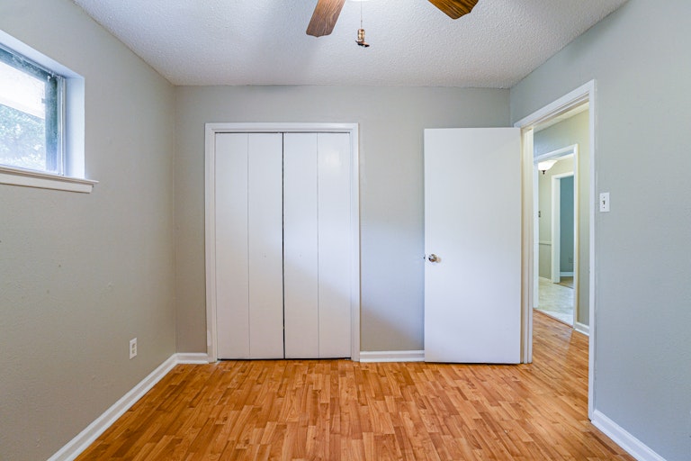 Photo 17 of 23 - 6425 Trail Lake Dr, Fort Worth, TX 76133