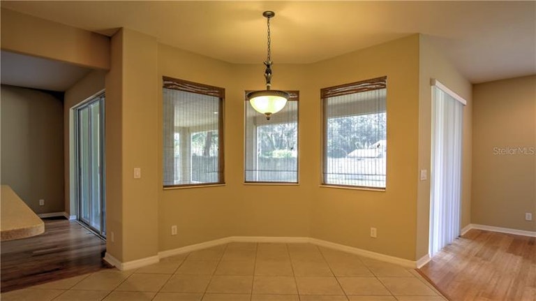 Photo 5 of 25 - 307 Carriage Oak Pl, Seffner, FL 33584