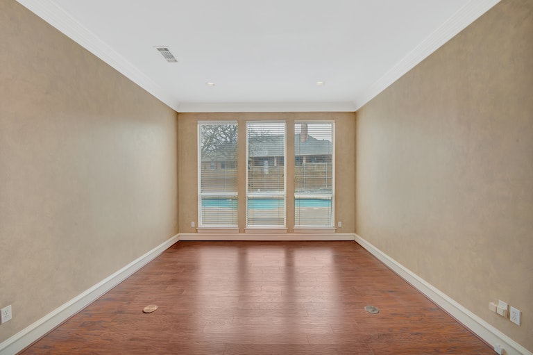 Photo 7 of 24 - 2809 Kingswood Dr, Grapevine, TX 76051