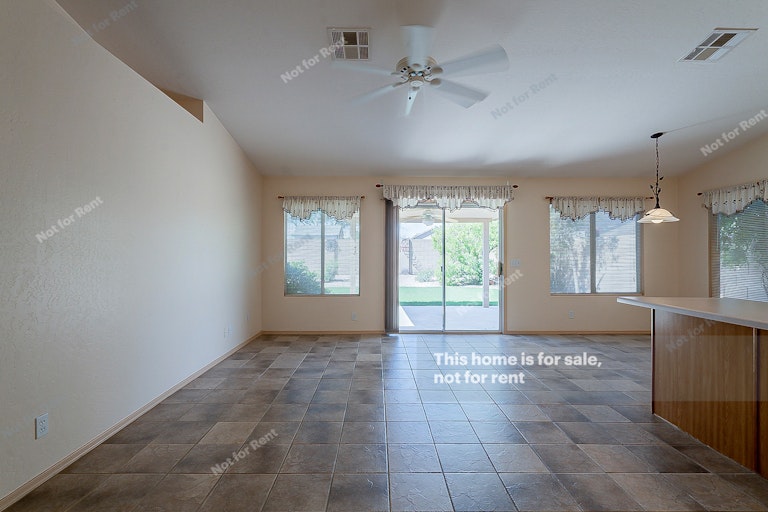 Photo 9 of 24 - 970 W 18th Ave, Apache Junction, AZ 85120