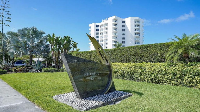Photo 3 of 63 - 1000 Longboat Club Rd #702, Longboat Key, FL 34228