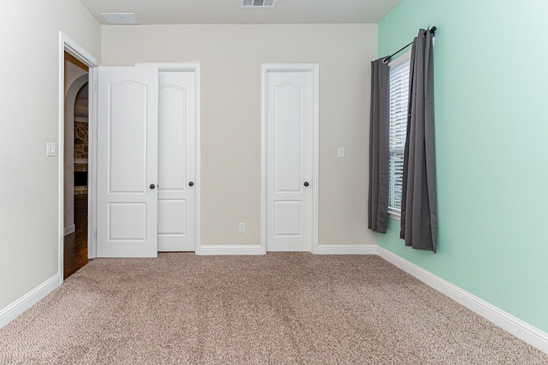 Photo 18 of 30 - 4905 Flusche Ct, Keller, TX 76244
